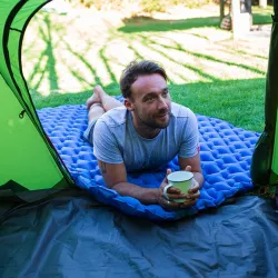 NATUREHIKE Ultralekki podwójny materac pneumatyczny na kemping i podróż